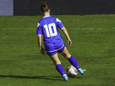 Poznamo moške zvezde, ne pa naših ženskih zvezdnic - Golavt