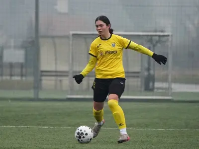 Z Aneli Kutin Prešeren, kapetanko kadetske ekipe ŽNK Radomlje Medex, smo se pogovorili o njeni nogometni poti, sezoni in vlogi v ekipi. - Golavt