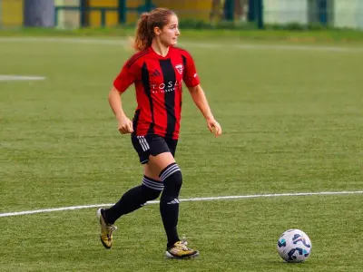 Lina Štolfa o vzponu Primorja, sestrskem rivalstvu na igrišču in pritisku pričakovanj. Iskren pogovor o nogometu, ki je postal družinsko poslanstvo. - Golavt