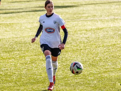 Spoznajte Nello Gjergjek, mlado napadalko Mure. Preberite intervju o njenih začetkih, ciljih in ljubezni do nogometa. - Golavt