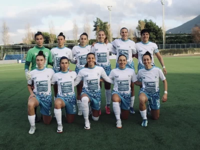 Povabimo vas na razburljivo potovanje skozi življenje Nine Kajzba, mlade nogometašice. - Golavt